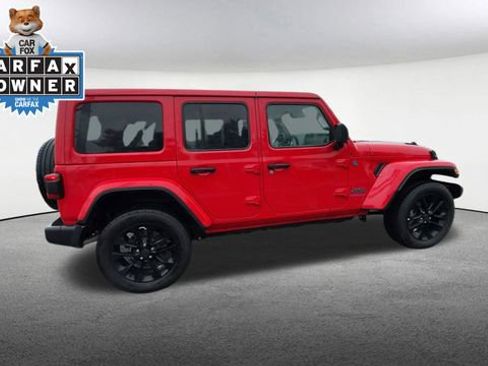 Used 2025 Jeep Wrangler Unlimited Sahara w/ Safety Group AWD/4WD image 10