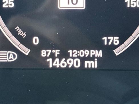 Used 2025 Porsche Cayenne E-Hybrid Coupe image 35