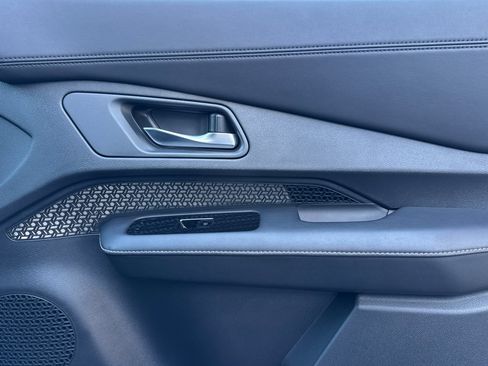 Certified 2023 Nissan Ariya FWD image 20