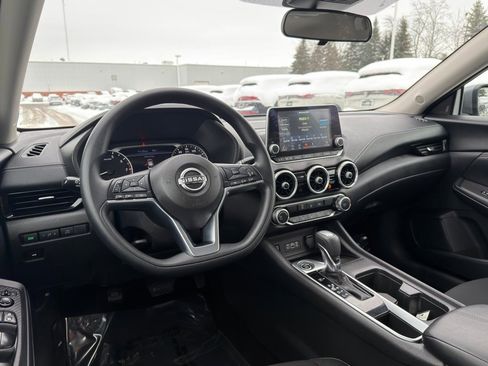 Used 2024 Nissan Sentra SV image 15
