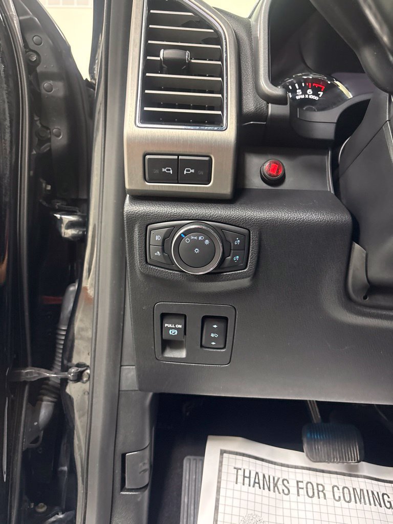 Used 2018 Ford F150 Platinum w/ Equipment Group 701A Luxury AWD/4WD image 11