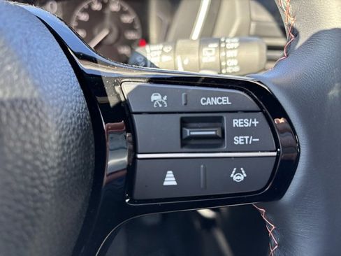 Certified 2025 Honda Pilot Sport image 16