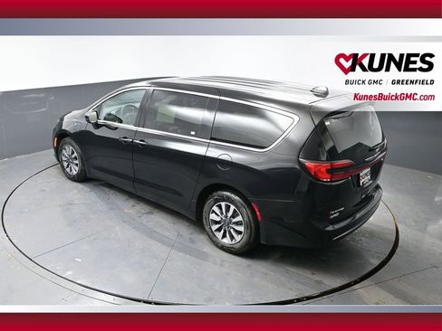 Used 2024 Chrysler Pacifica Select FWD image 44