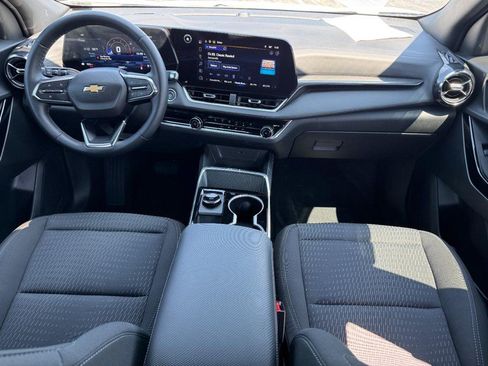 Used 2026 Chevrolet Equinox LT w/ Safety and Technology Package FWD image 11