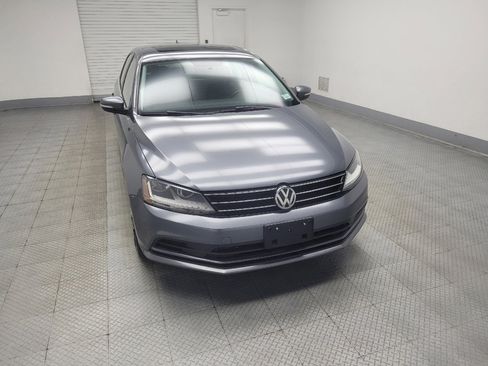 Used 2017 Volkswagen Jetta SE FWD image 14