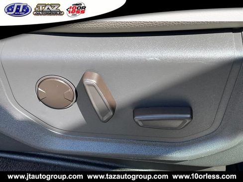 Used 2020 Ford Expedition XLT w/ Equipment Group 202A AWD/4WD image 20