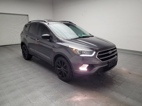 Used 2017 Ford Escape SE w/ SE Sport Appearance Package image 13