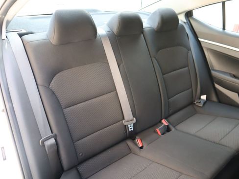 Used 2019 Hyundai Elantra SE w/ Cargo Package image 42