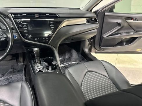Used 2019 Toyota Camry Hybrid FWD image 23