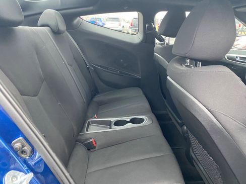 Used 2017 Hyundai Veloster Value Edition image 15