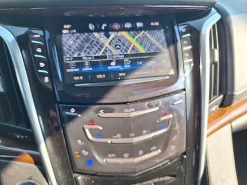Used 2020 Cadillac Escalade Luxury AWD/4WD image 15