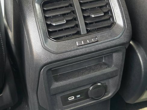 Used 2022 Volkswagen Tiguan SE AWD/4WD image 19