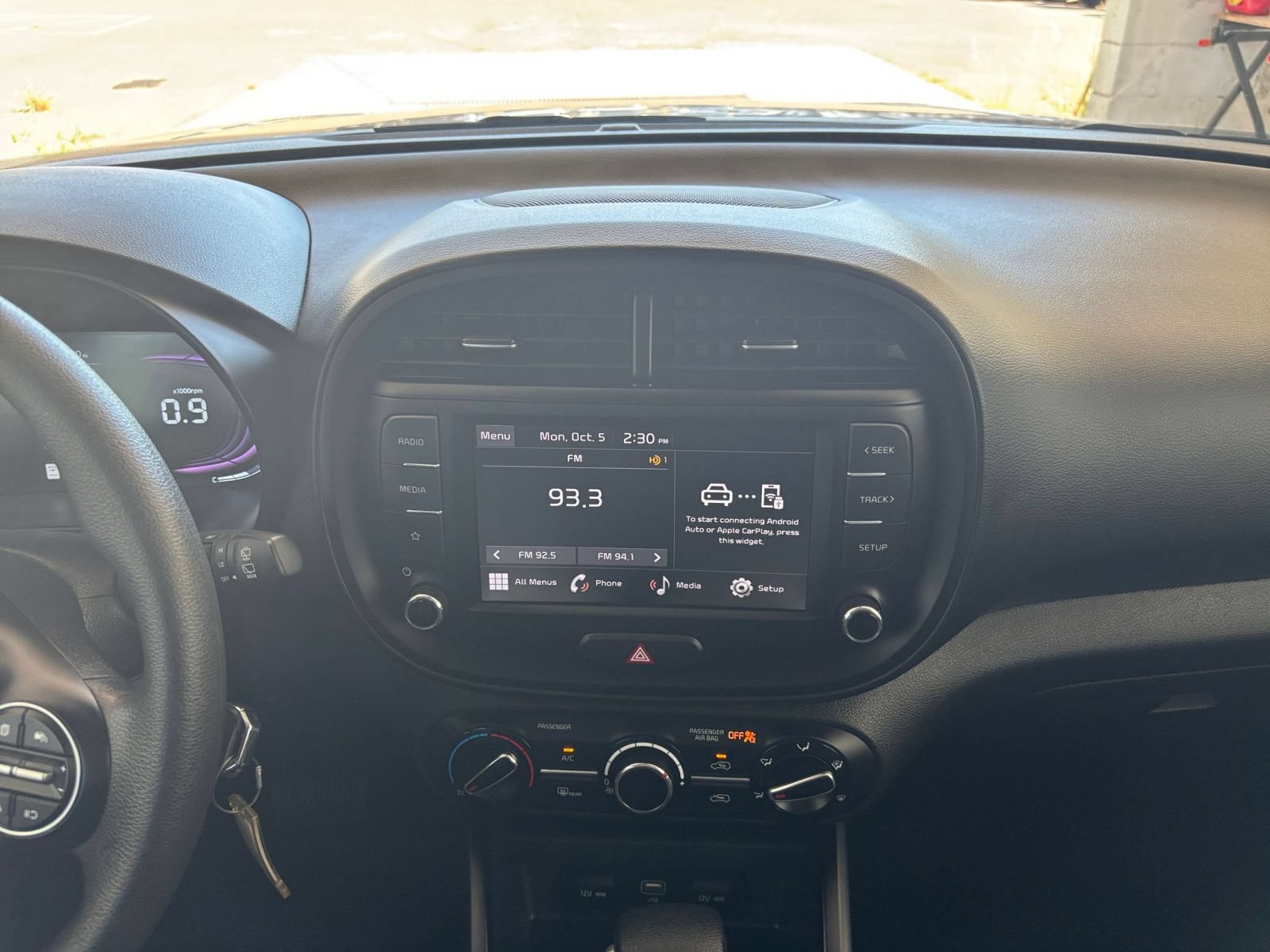Used 2025 Kia Soul LX w/ LX Technology Package FWD image 16