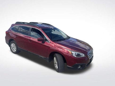 Used 2017 Subaru Outback 2.5i Premium AWD/4WD image 3
