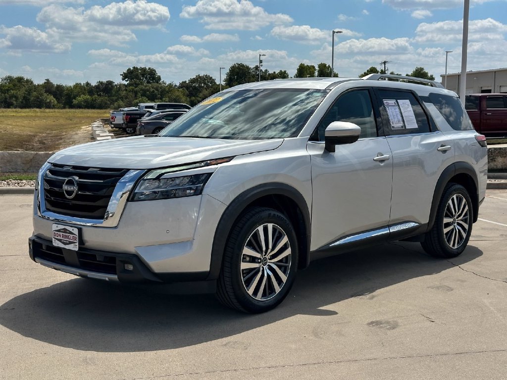 Used 2022 Nissan Pathfinder Platinum w/ Cargo Package FWD image 7