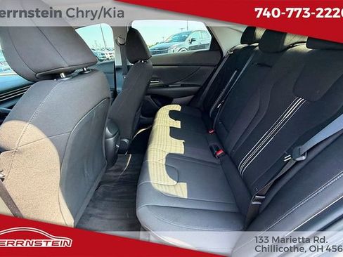 Used 2024 Hyundai Elantra SEL w/ Convenience Package FWD image 17