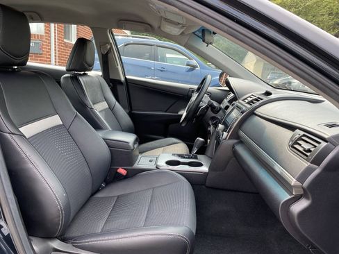 Used 2014 Toyota Camry SE FWD image 18