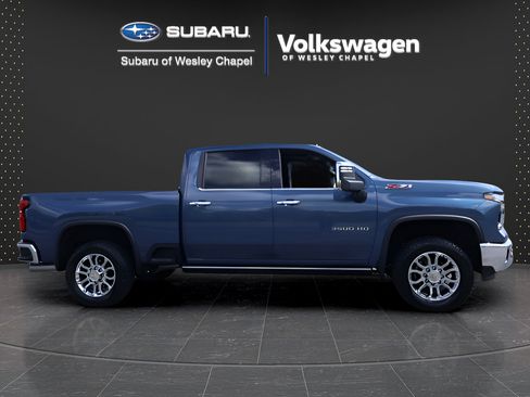 Used 2025 Chevrolet Silverado 3500 LTZ w/ LTZ Premium Package AWD/4WD image 8