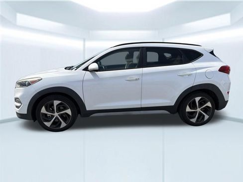 Used 2018 Hyundai Tucson Value FWD image 2