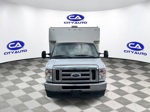 Used 2023 Ford E-350 and Econoline 350 Super Duty w/ Power Windows & Locks Group RWD image 11