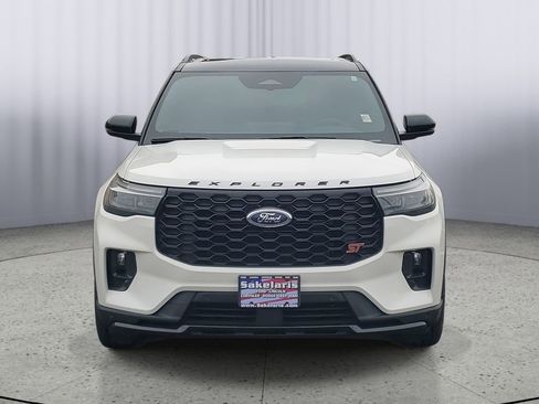 Used 2025 Ford Explorer ST w/ Sun And Sound Package image 10