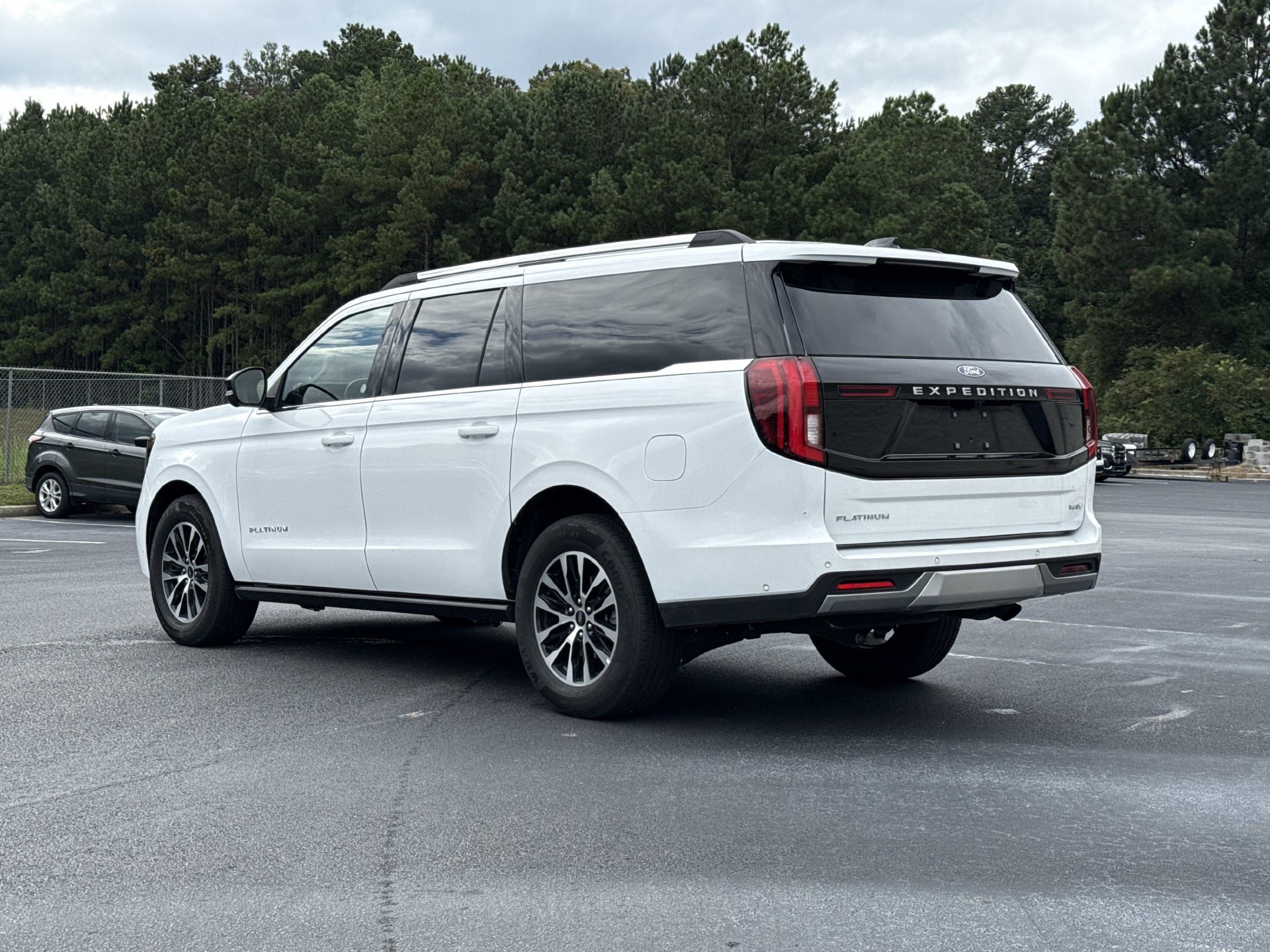 Used 2025 Ford Expedition Max Platinum AWD/4WD image 23