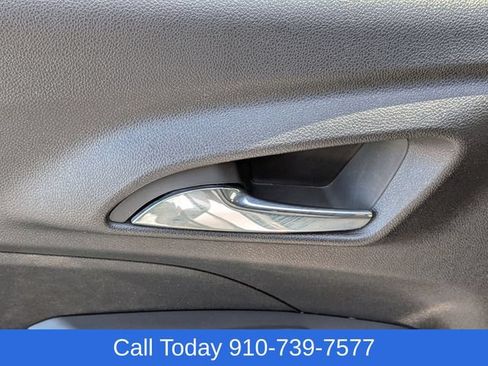 Used 2024 Chevrolet Trax RS FWD image 28
