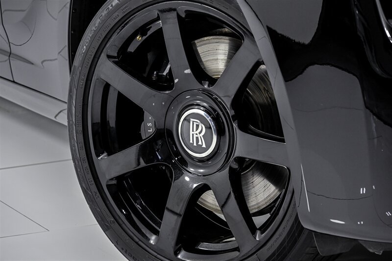 Used 2018 Rolls-Royce Ghost RWD image 3