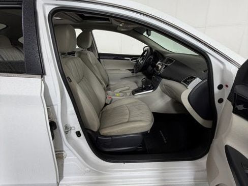 Used 2016 Nissan Sentra SV w/ Style Package FWD image 5