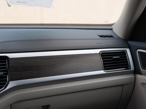 Used 2022 Volkswagen Atlas SE image 31