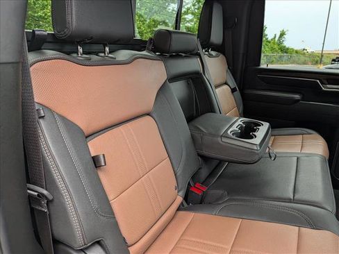 Used 2024 Chevrolet Silverado 2500 High Country w/ High Country Premium Package AWD/4WD image 19