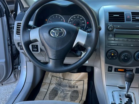 Used 2011 Toyota Corolla LE image 11