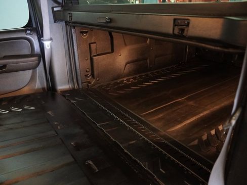 Used 2013 Chevrolet Avalanche LT w/ Suspension Package, Off-Road image 27