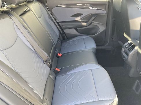 New 2026 Volkswagen Tiguan SE R-Line image 9