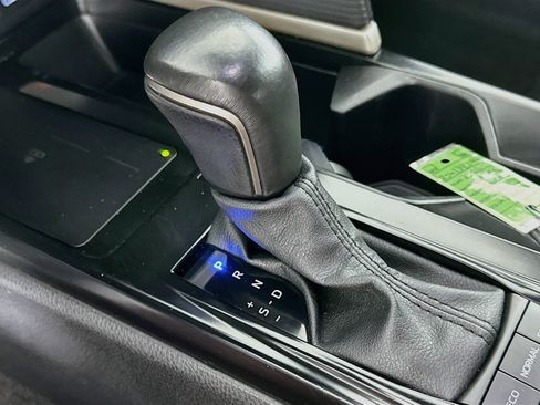 Used 2025 Toyota Camry SE FWD image 25