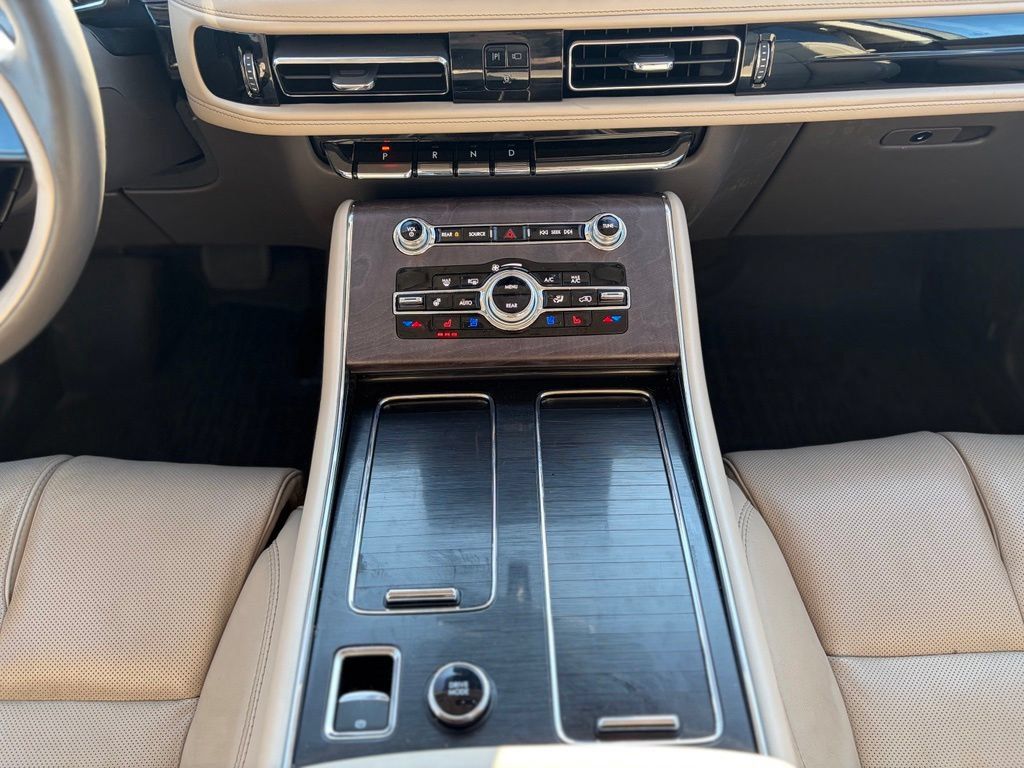 Certified 2023 Lincoln Aviator Reserve w/ Equipment Group 201A AWD/4WD image 30