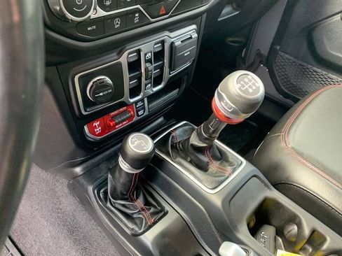 Used 2021 Jeep Wrangler Unlimited Rubicon AWD/4WD image 22
