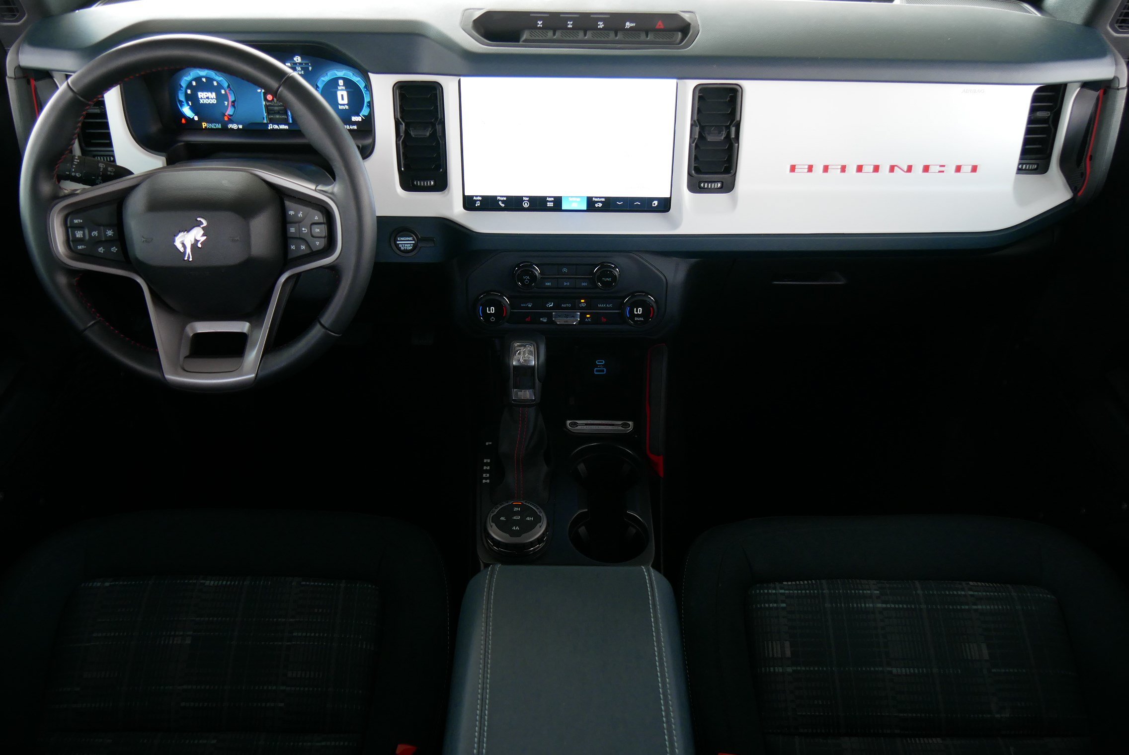 Used 2025 Ford Bronco Heritage Edition AWD/4WD image 16