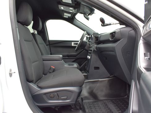 Used 2025 Ford Explorer 4WD Police Interceptor image 17