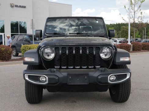 Used 2023 Jeep Gladiator Sport AWD/4WD image 7