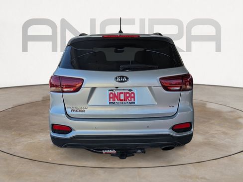 Used 2019 Kia Sorento S image 7