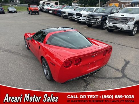 Used 2005 Chevrolet Corvette Coupe w/ Preferred Equipment Group RWD image 13