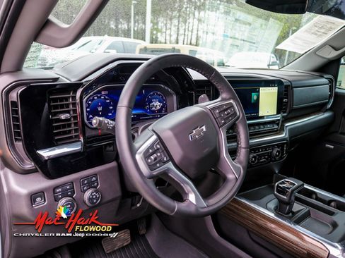 Used 2024 Chevrolet Silverado 1500 LT Trail Boss w/ LT Trail Boss Premium Package image 23