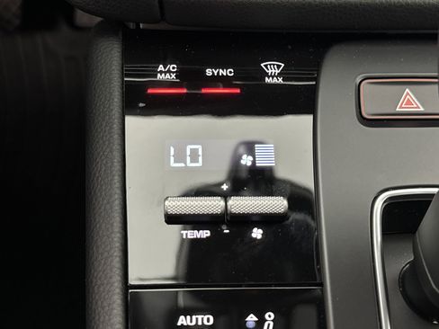 Certified 2025 Porsche Macan image 20