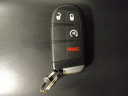 Used 2020 Dodge Journey SE w/ Blacktop Package FWD image 32