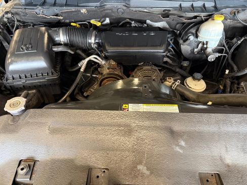 Used 2010 Dodge Ram 1500 Truck SLT w/ Remote Start & Security Group image 5