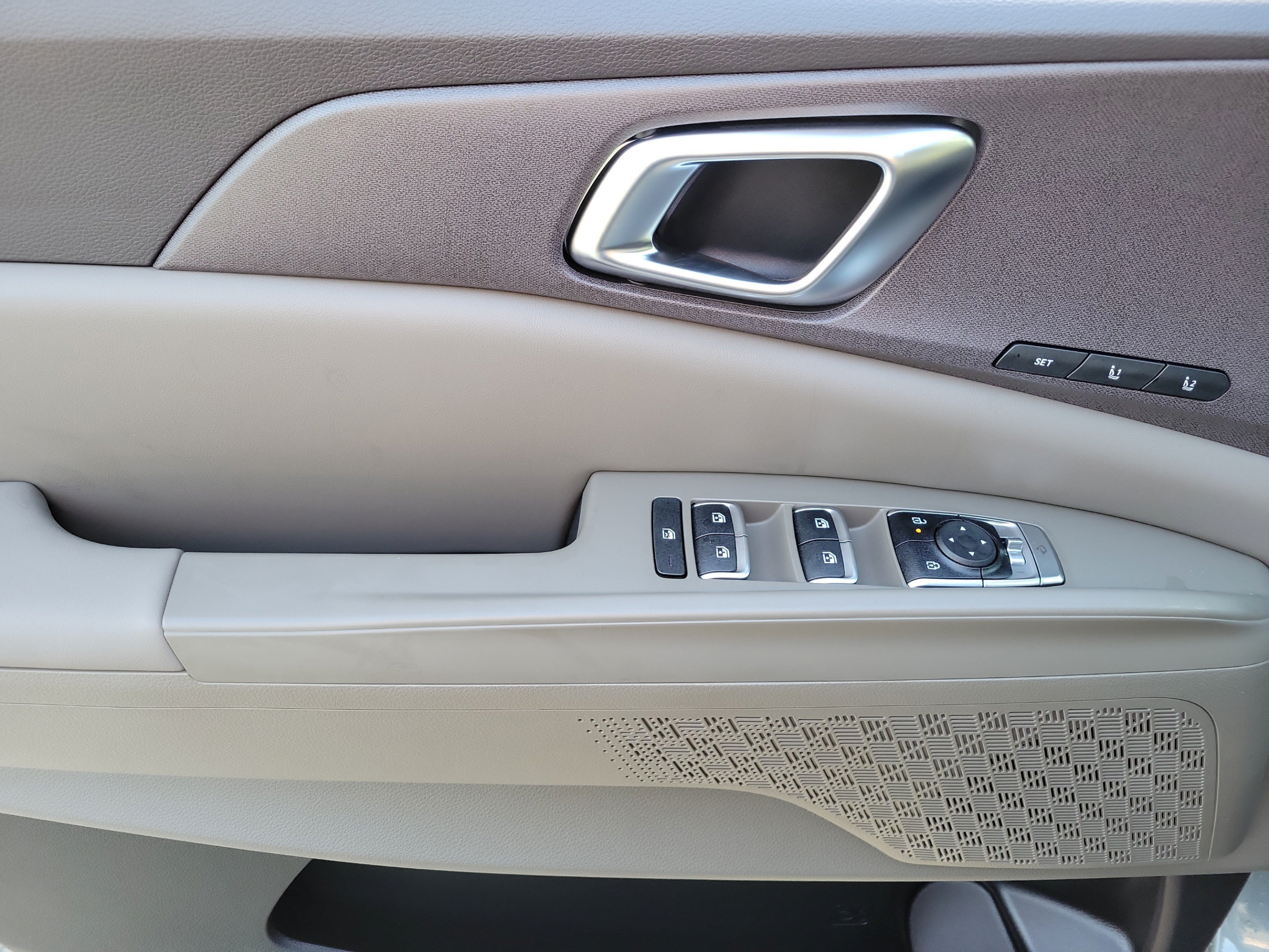 New 2027 Kia Carnival EX FWD image 12