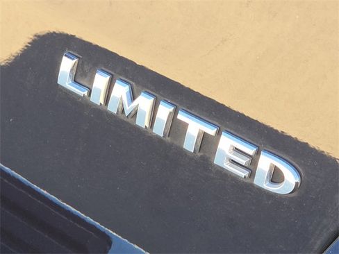 Used 2021 Jeep Grand Cherokee Limited image 10