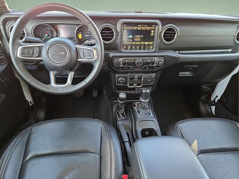Used 2023 Jeep Wrangler Unlimited Sahara AWD/4WD image 10