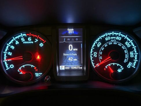 Used 2019 Toyota Tacoma SR w/ SR Convenience Package image 16